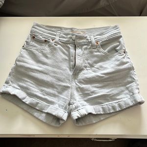 Levi’s mom jeans denim shorts